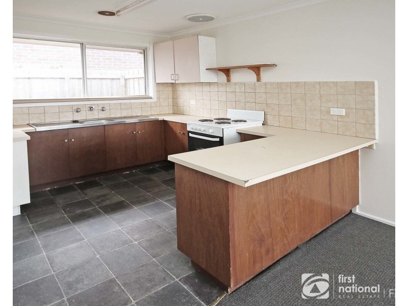 1/4 Walter Street, Cranbourne VIC 3977