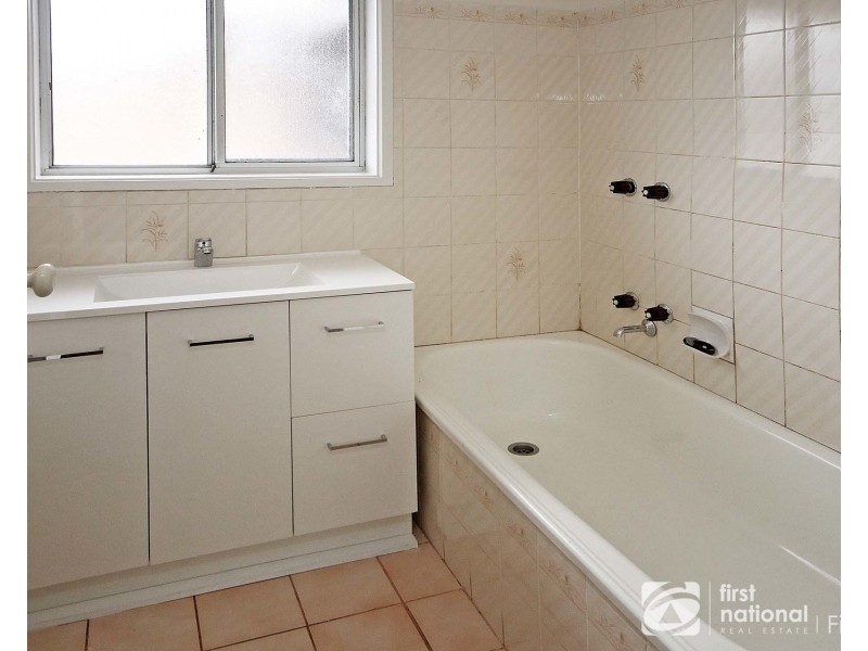 1/4 Walter Street, Cranbourne VIC 3977