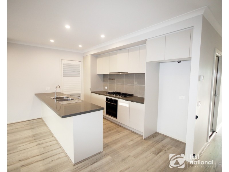 72 Stature Avenue, Clyde North VIC 3978