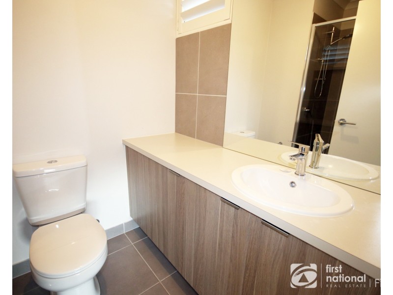 72 Stature Avenue, Clyde North VIC 3978