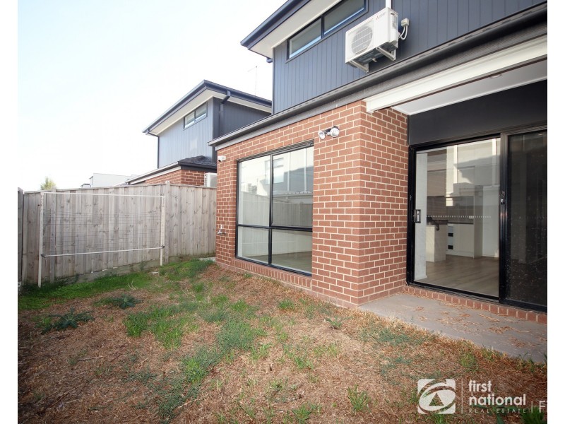 72 Stature Avenue, Clyde North VIC 3978