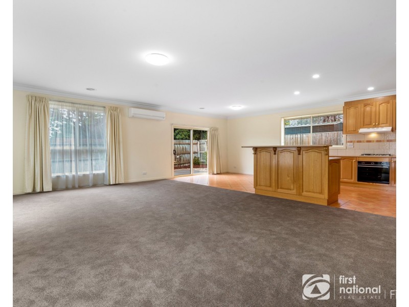 2/6 Lawson Close, Cranbourne VIC 3977