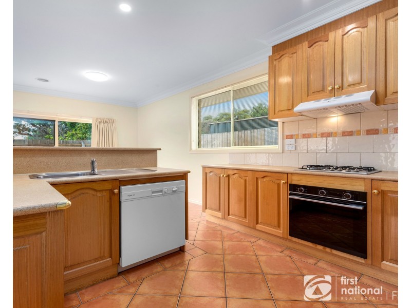 2/6 Lawson Close, Cranbourne VIC 3977