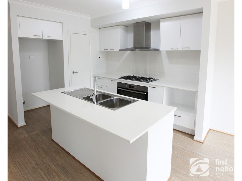 49 Adriatic Circuit, Clyde VIC 3978