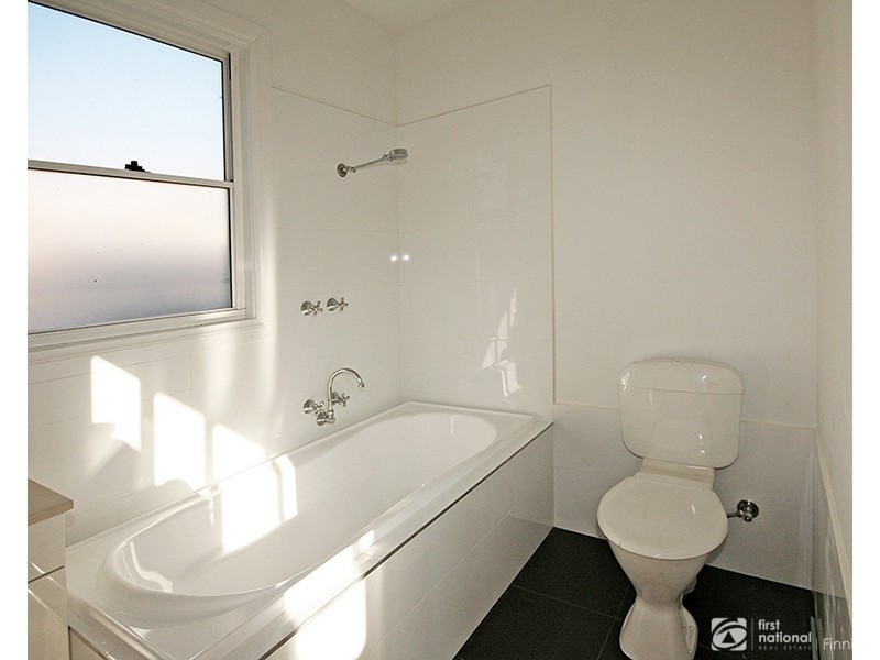 33 Thames Promenade, Chelsea VIC 3196