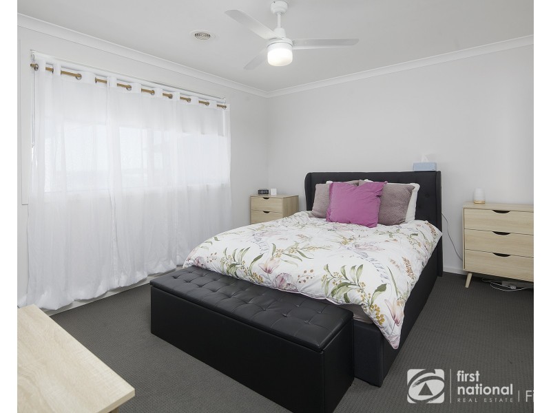 37 Clydevale Avenue, Clyde North VIC 3978