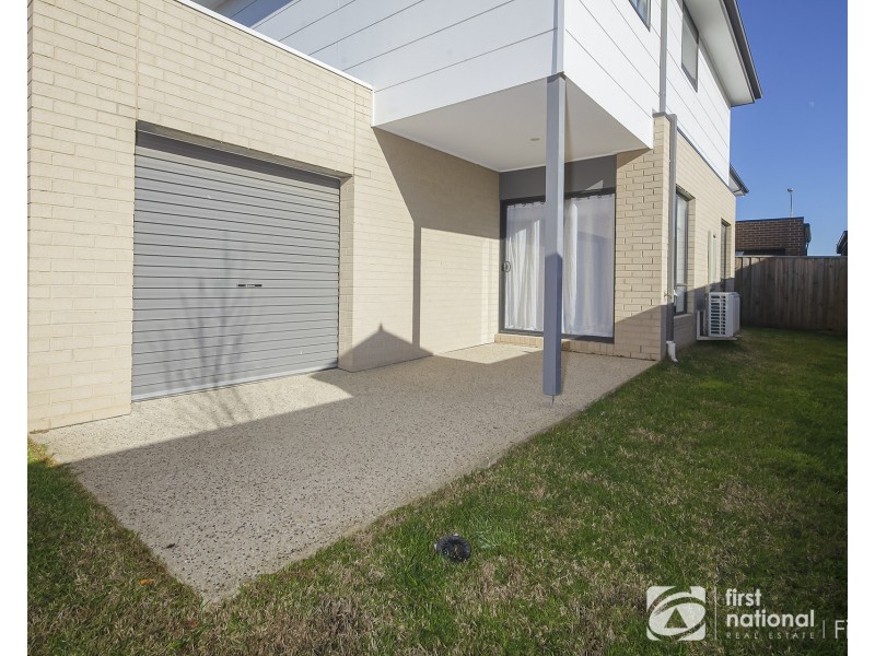 37 Clydevale Avenue, Clyde North VIC 3978