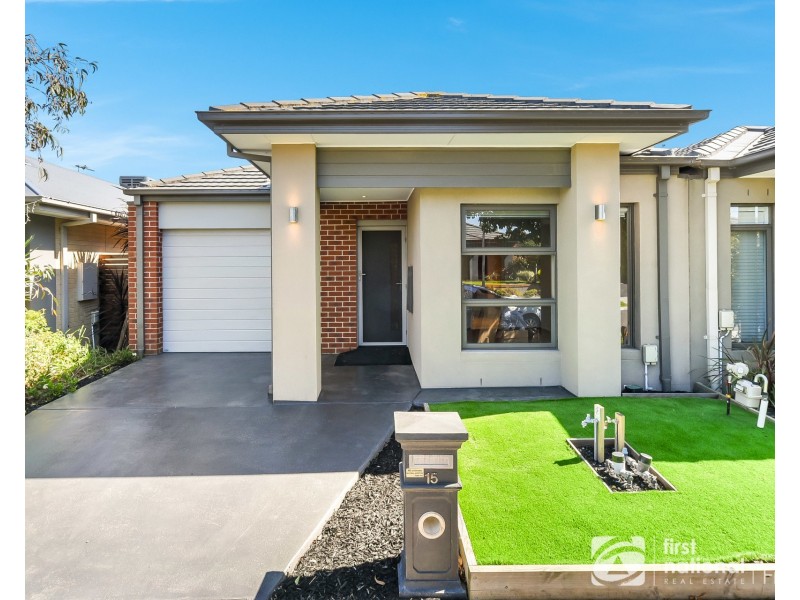 15 Queensberry Street, Cranbourne VIC 3977