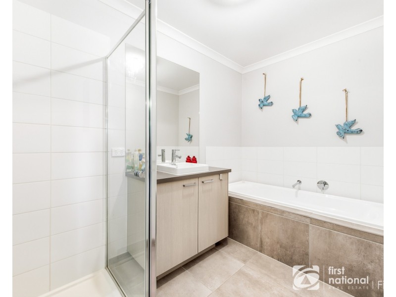 5 Fairweather Parade, Officer VIC 3809