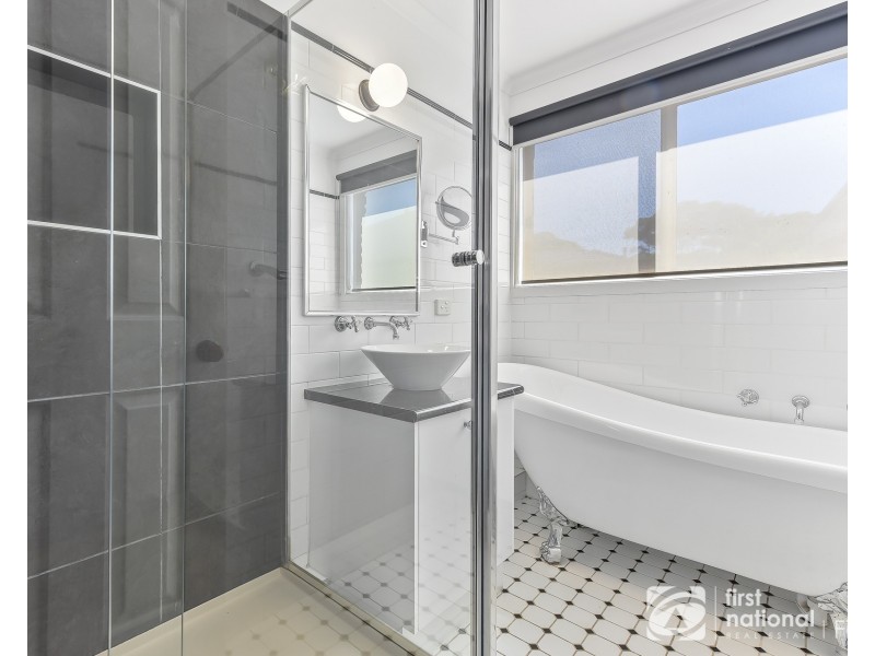 1 Lawson Close, Cranbourne VIC 3977