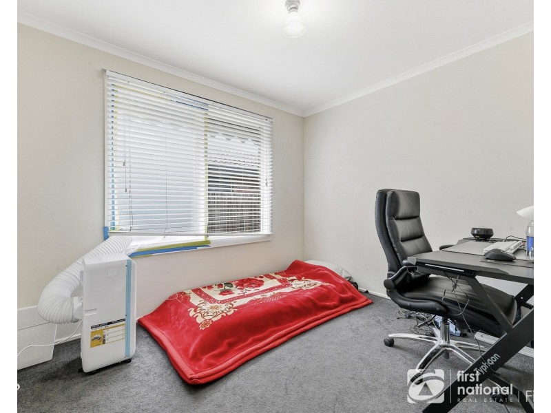 11 Evelyne Avenue, Cranbourne VIC 3977