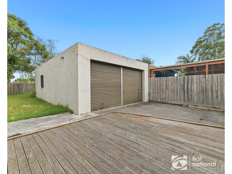 11 Evelyne Avenue, Cranbourne VIC 3977