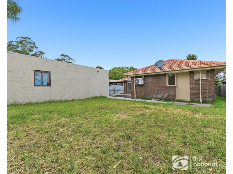 11 Evelyne Avenue, Cranbourne VIC 3977