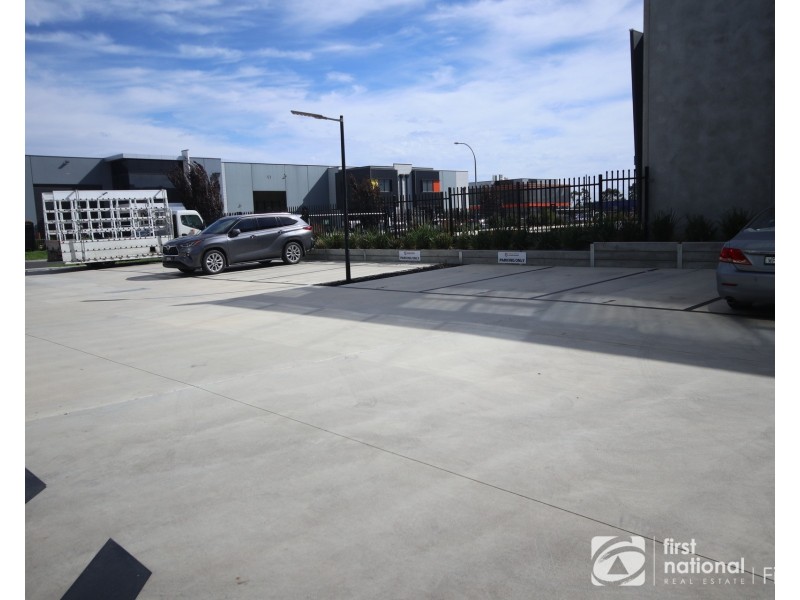 Level 1/9 Maughan Way, Cranbourne West VIC 3977