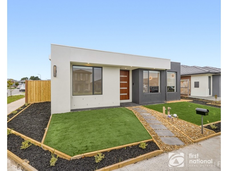 10 Abiku Road, Cranbourne South VIC 3977