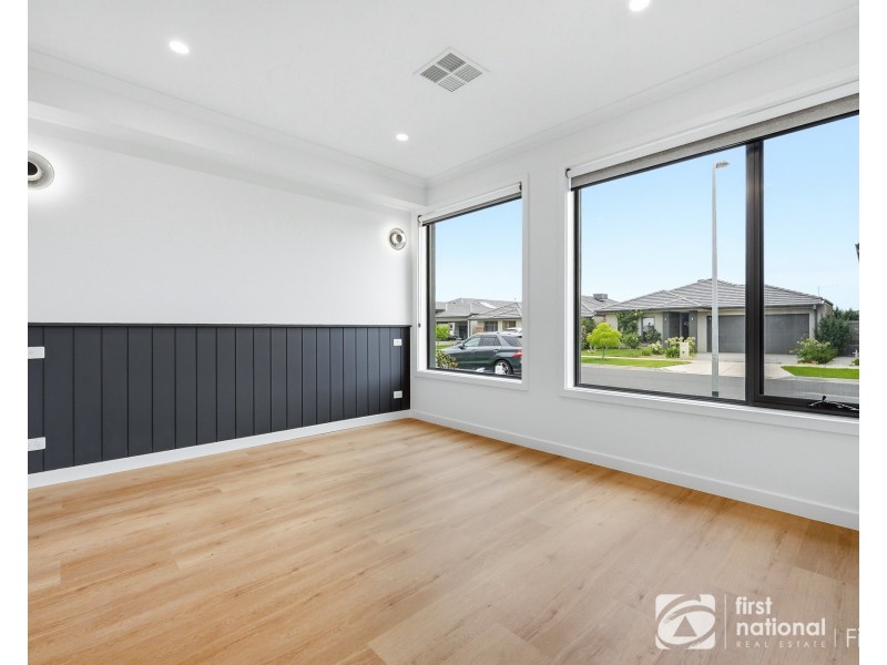 10 Abiku Road, Cranbourne South VIC 3977