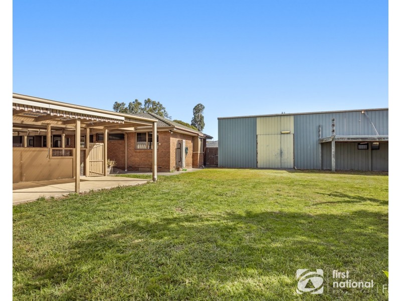 132 Endeavour Drive, Cranbourne North VIC 3977