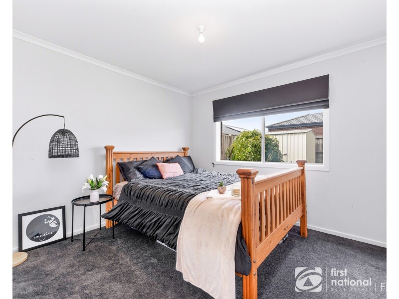 11 Lisa Avenue, Pakenham VIC 3810
