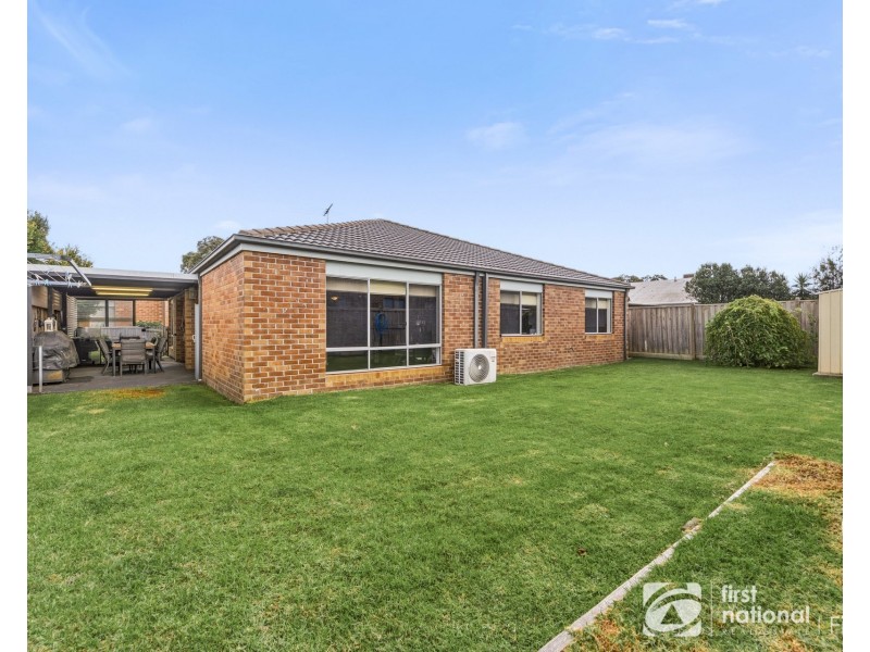 11 Lisa Avenue, Pakenham VIC 3810