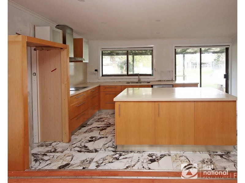 44 Finsbury Road, Devon Meadows VIC 3977