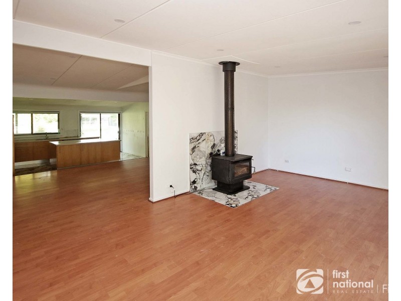 44 Finsbury Road, Devon Meadows VIC 3977