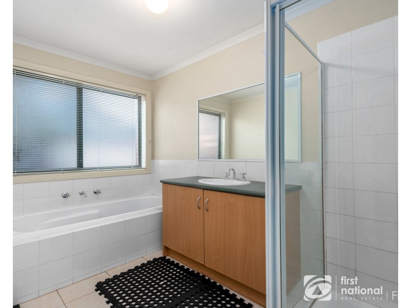 4/40 Barkly Street, Cranbourne VIC 3977