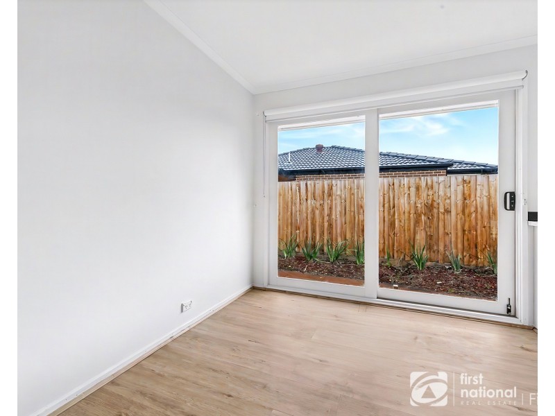 1/3 Hazelwood Avenue, Cranbourne North VIC 3977