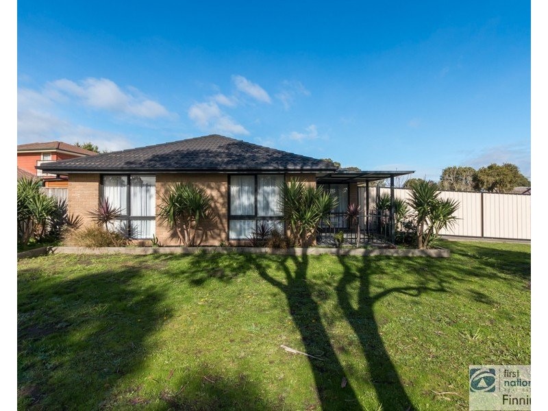 36 Endeavour Drive, Cranbourne North VIC 3977