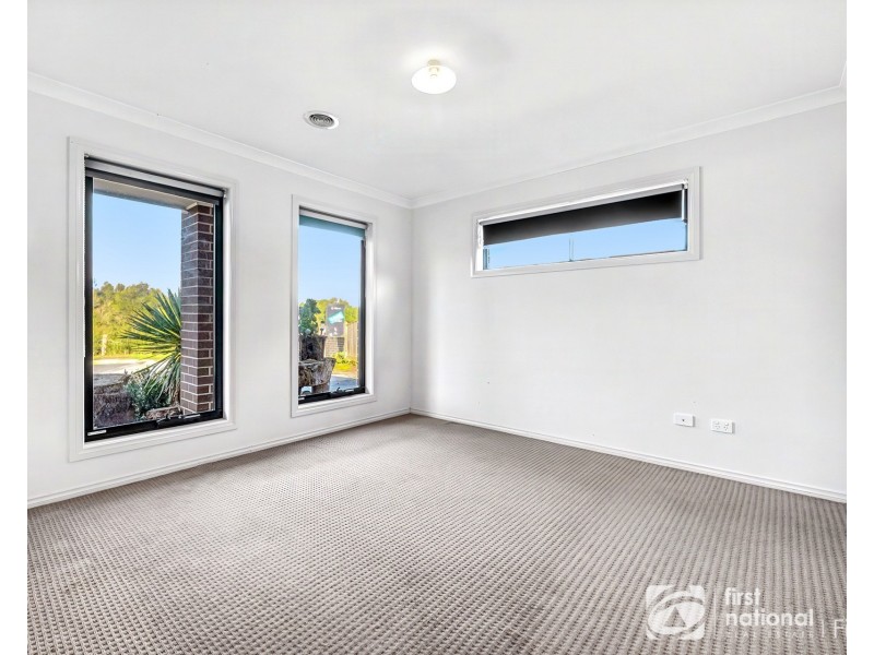 4 Corymbia Lane, Cranbourne West VIC 3977