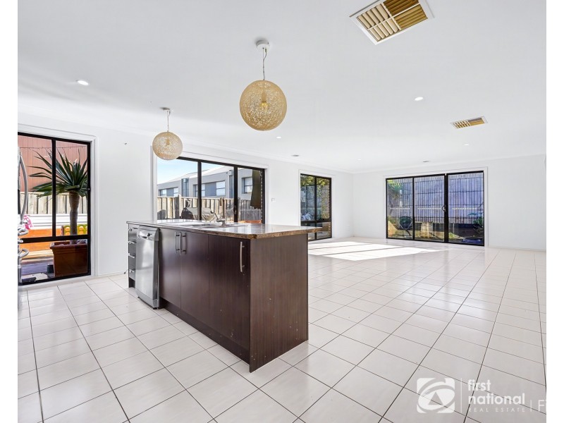 4 Corymbia Lane, Cranbourne West VIC 3977