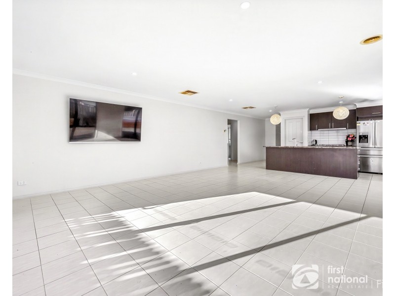 4 Corymbia Lane, Cranbourne West VIC 3977