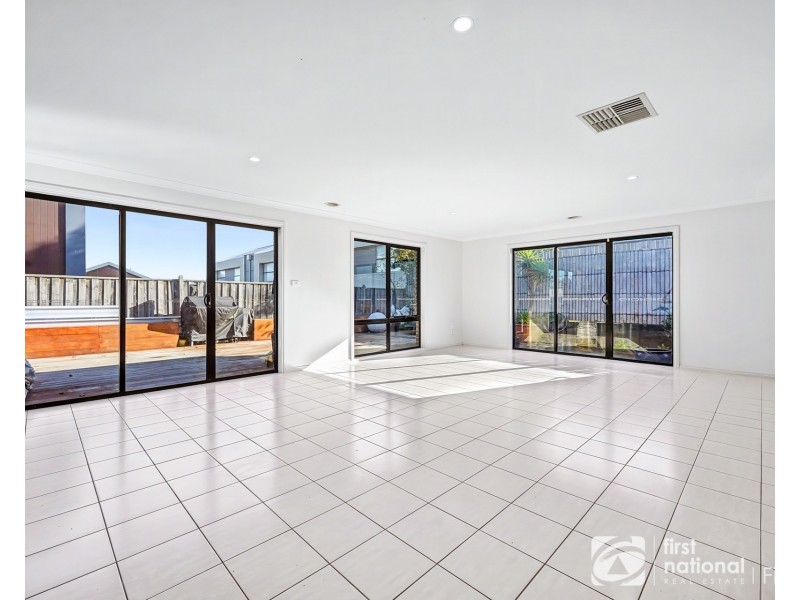 4 Corymbia Lane, Cranbourne West VIC 3977