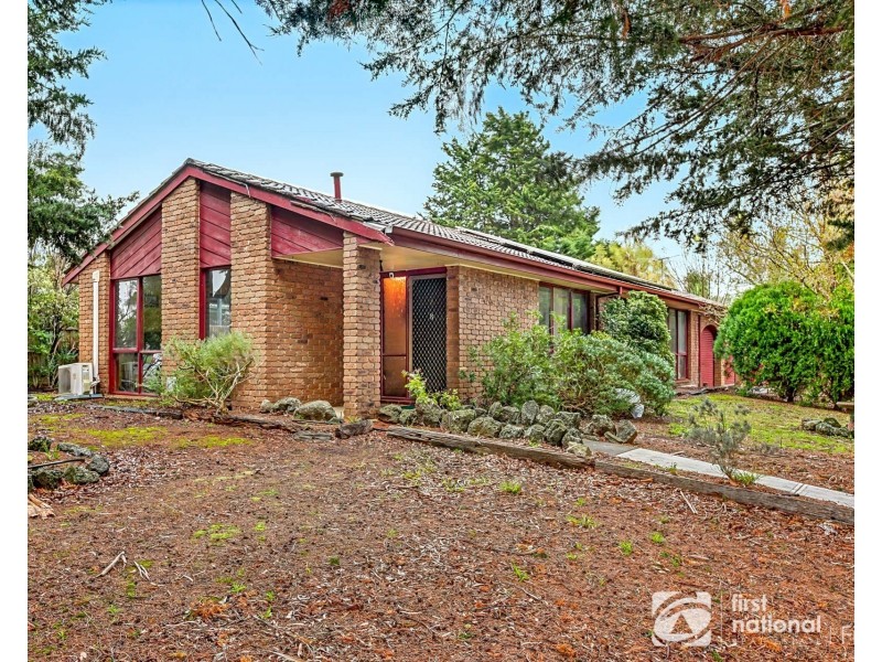 8 Steele Court, Cranbourne North VIC 3977