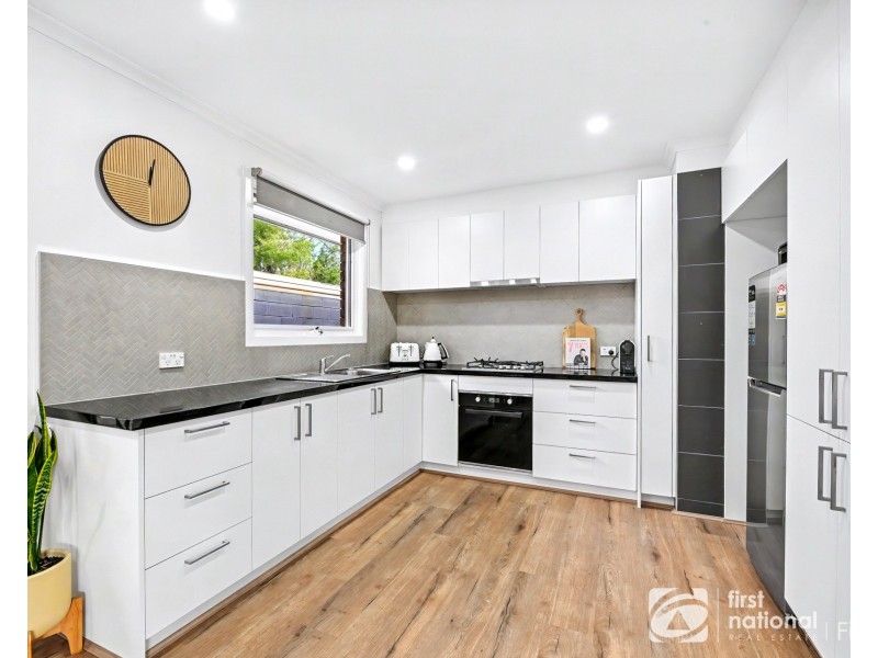 2/5 Binding Avenue, Cranbourne VIC 3977