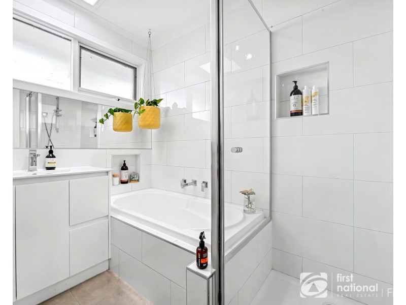 2/5 Binding Avenue, Cranbourne VIC 3977