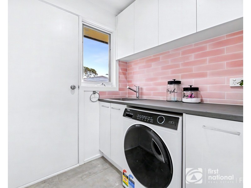 2/5 Binding Avenue, Cranbourne VIC 3977