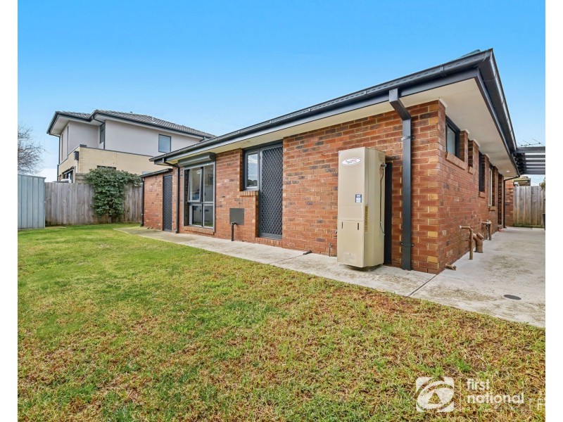 2/5 Binding Avenue, Cranbourne VIC 3977