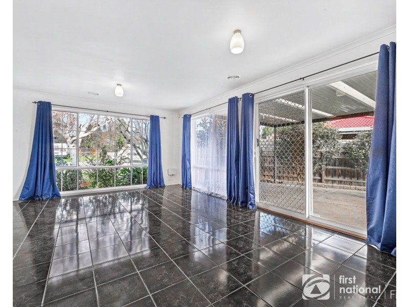 8 Shadi Court, Cranbourne West VIC 3977