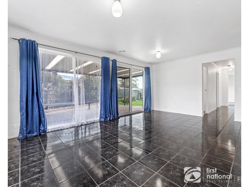 8 Shadi Court, Cranbourne West VIC 3977