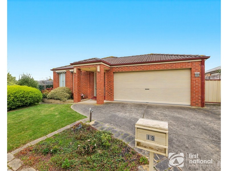 19 Grice Quadrant, Pakenham VIC 3810
