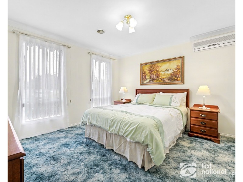 19 Grice Quadrant, Pakenham VIC 3810