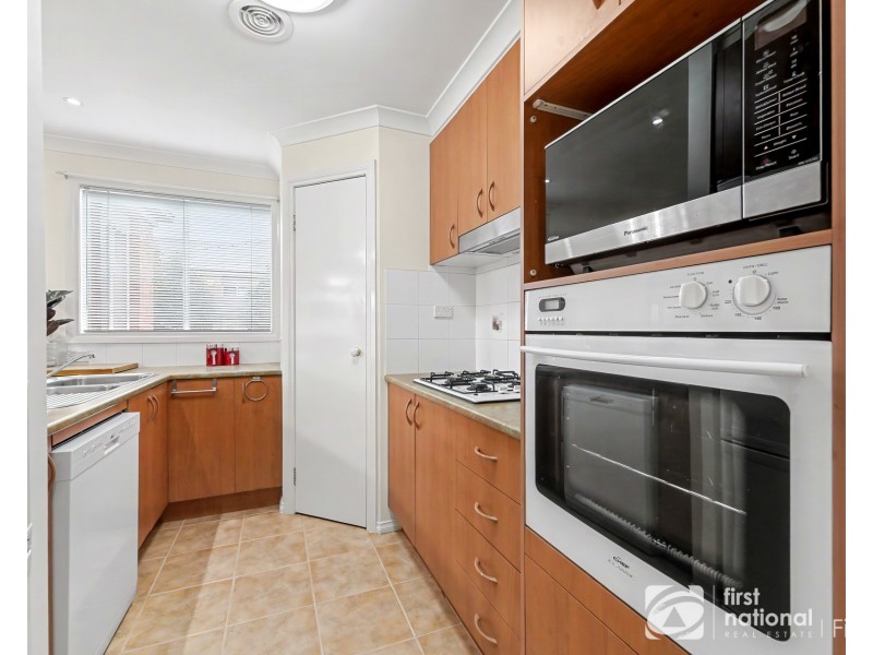 19 Grice Quadrant, Pakenham VIC 3810