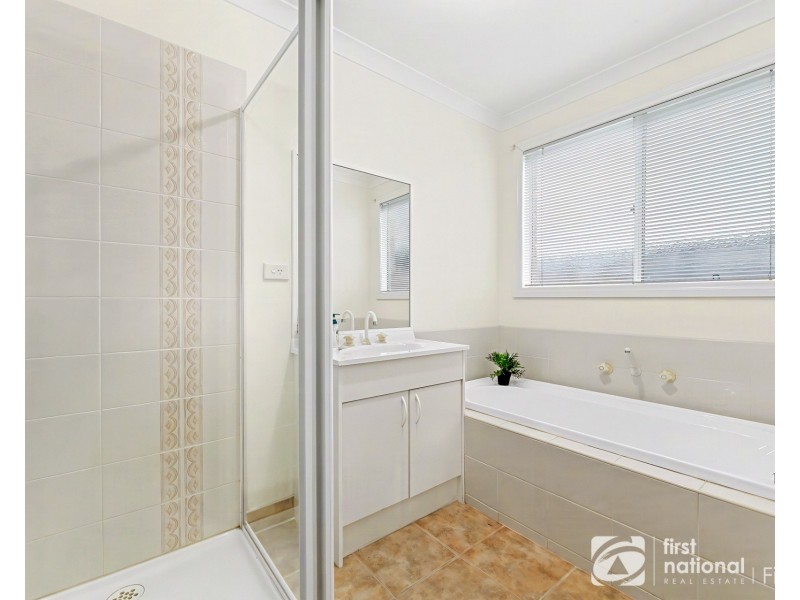 19 Grice Quadrant, Pakenham VIC 3810