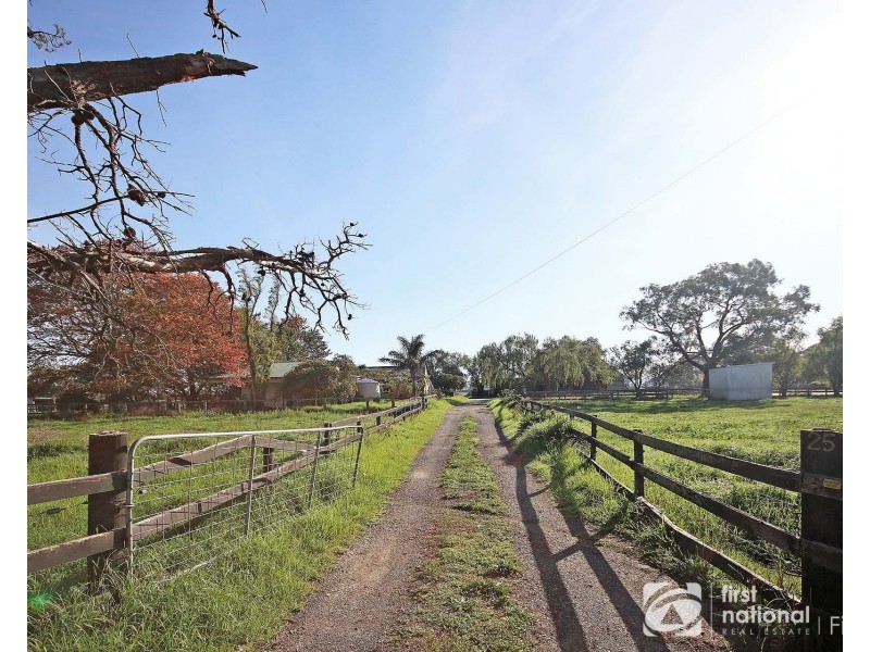 25 Convent School Road, Nar Nar Goon VIC 3812