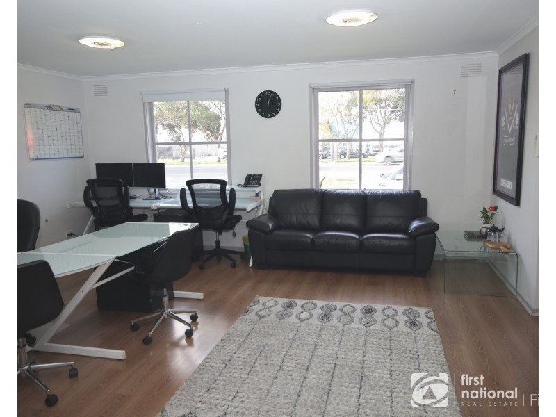 1/203-205 High, Cranbourne VIC 3977
