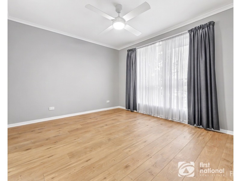 4 Iris Close, Cranbourne North VIC 3977
