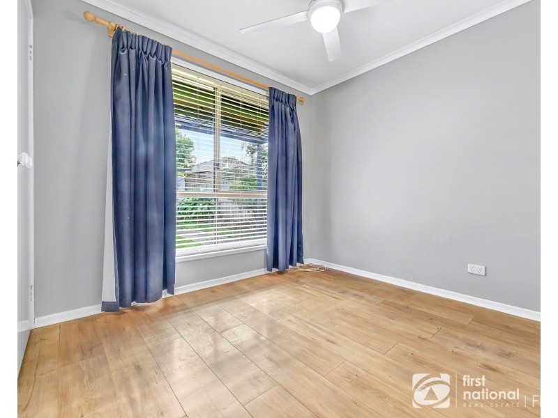 4 Iris Close, Cranbourne North VIC 3977
