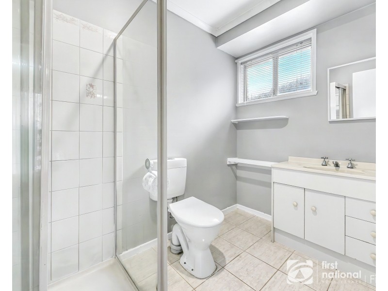 4 Iris Close, Cranbourne North VIC 3977