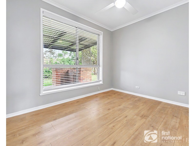 4 Iris Close, Cranbourne North VIC 3977