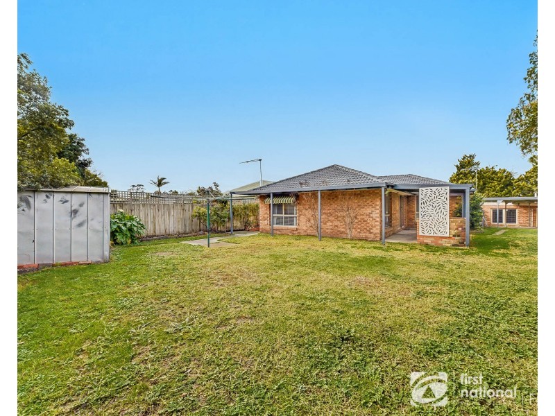 4 Iris Close, Cranbourne North VIC 3977